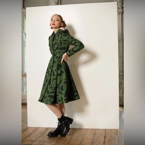 NWOT RainSisters Fit and Flare Coat with Pleated Skirt
in Green and Black